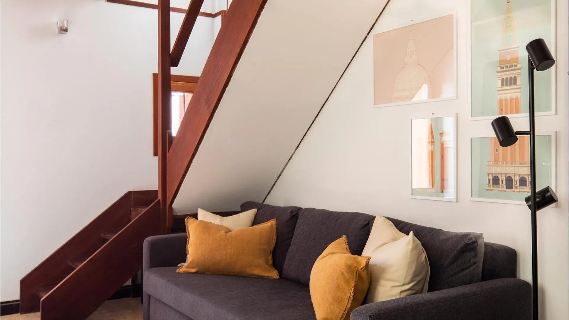 Apartment Tintoretto Cozy Duplex R&R Venice Italy